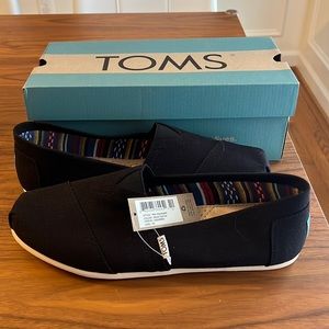 Brand New, In Box Men’s Toms